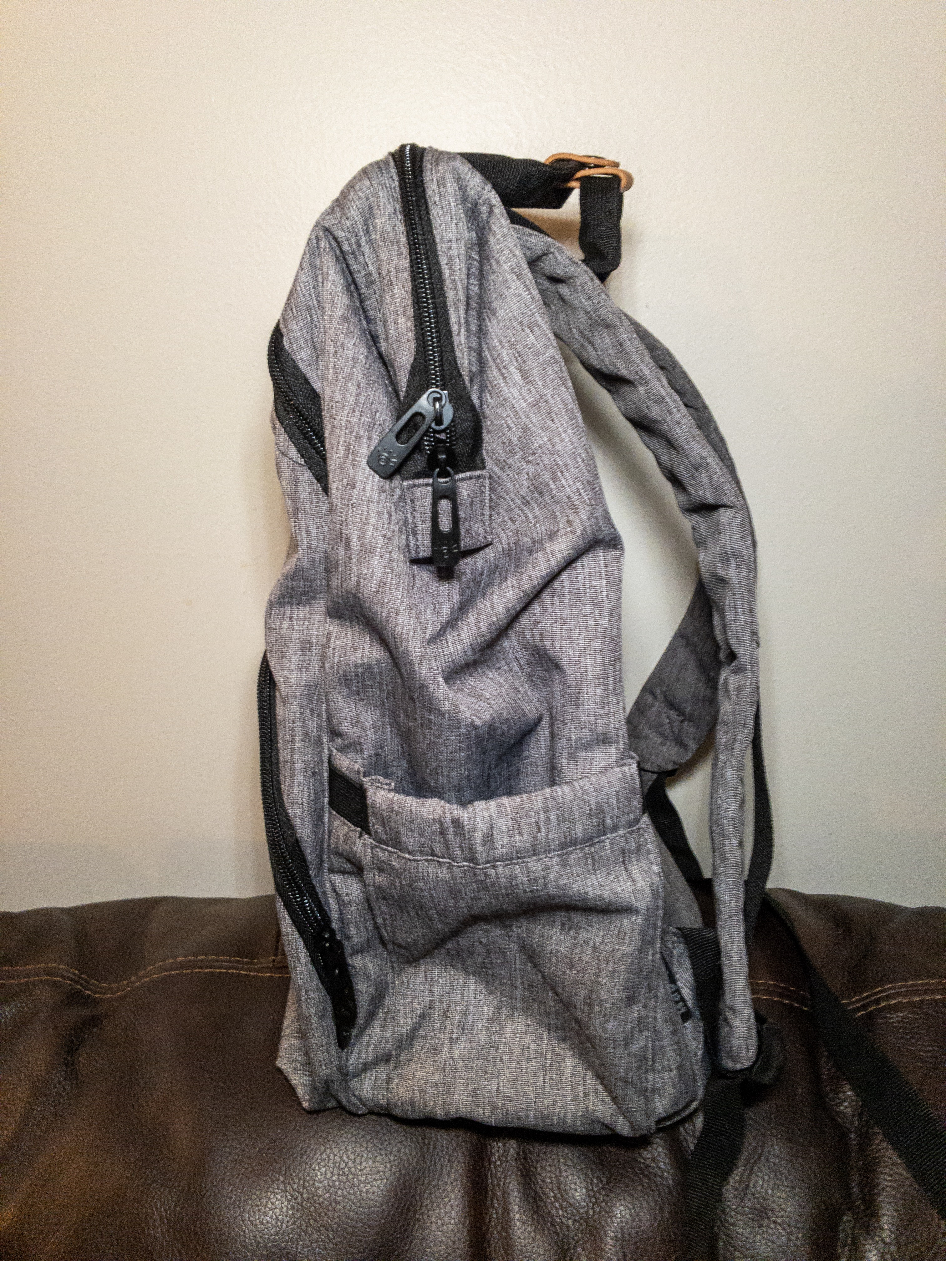 hap-tim-laptop-backpack-review-2.JPG
